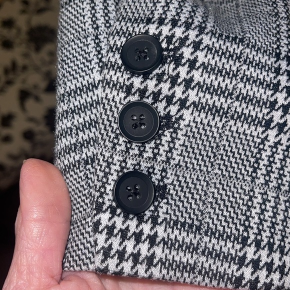 Plaid Blazer - Picture 4 of 8